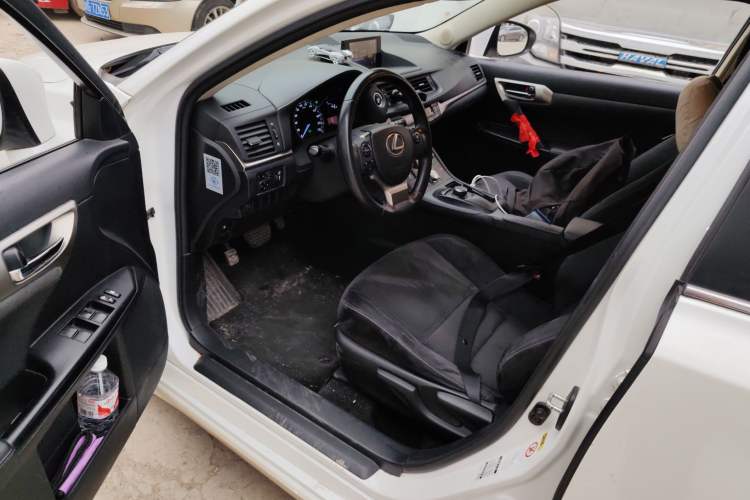 Used Lexus CT 2014 CT200h Comfort Edition Two-Tone
