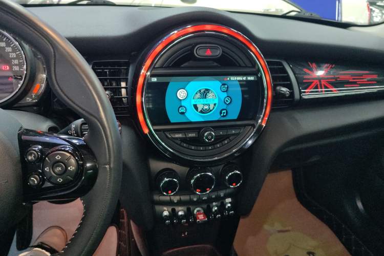 Used  MINI 2018 1.5T COOPER Artist
