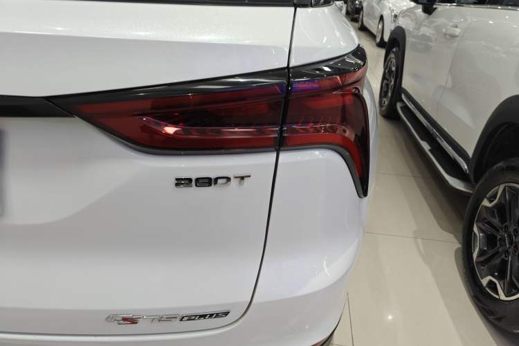 Used Changan CS75 PLUS 2022 1.5T Automatic Prestige Model
