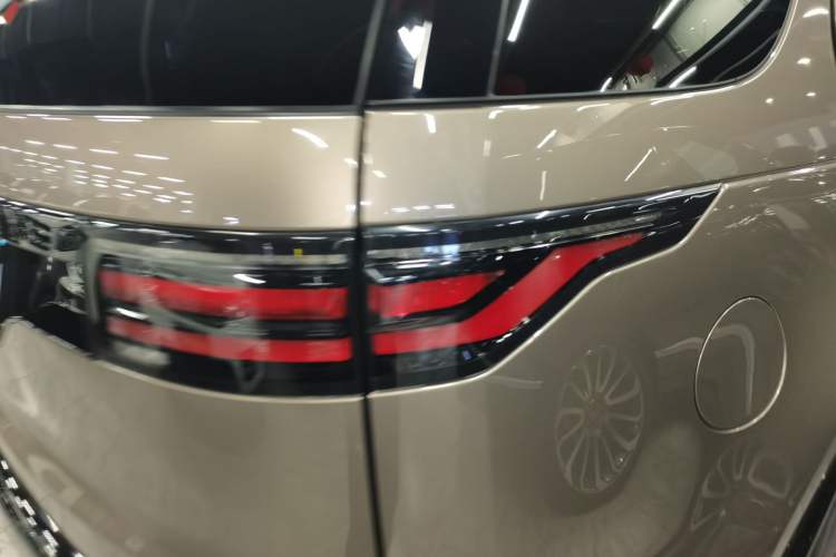 Used Land Rover Discovery 2021 360 PS R-Dynamic HSE
