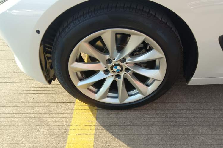 Used BMW 3 Series GT 2019 320i Sport Edition
