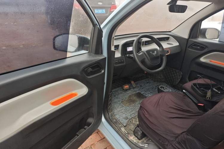 Used Wuling Hongguang MINIEV 2022 Easy Version Lithium Iron Phosphate
