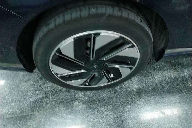 Used  eπ008 2024 636Max All-Electric Version 6 Seats