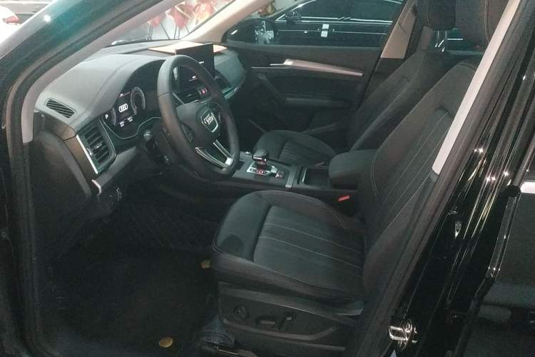 Used Audi Q5L 2022 40T Fashionable and Elegant Model
