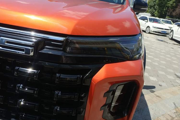 Used SAIC MAXUS Xingji 2023 Starry H 2.0T Automatic Diesel Dual-Turbo All-Wheel Drive Luxury Edition Long Wheelbase
