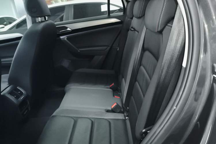 Used Volkswagen Tayron 2022 280TSI Two-Wheel Drive Luxury Smart Connectivity Version