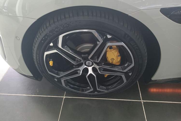 Used  SU7 2024 Four-Wheel Drive Ultra-Long Range Advanced Intelligent Driving Max Edition
