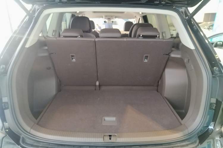 Used Volkswagen Viloran 2024 380TSI Premium Edition
