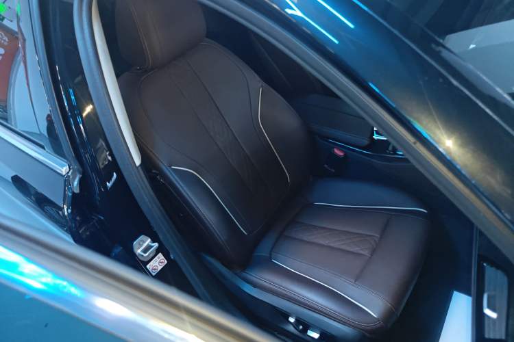 Used BMW 5 Series 2022 Restyled 525Li Luxury Package
