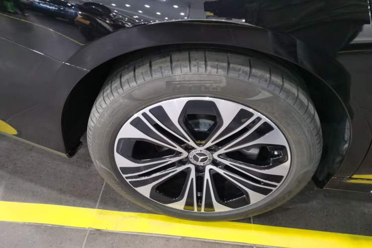 Used Mercedes-Benz E-Class 2024 Facelift E 300 L Fashion Sport Edition
