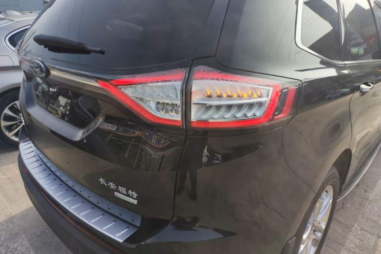 Used Ford Edge 2018 EcoBoost 245 Two-Wheel-Drive Titanium 7-Seater China V Standard
