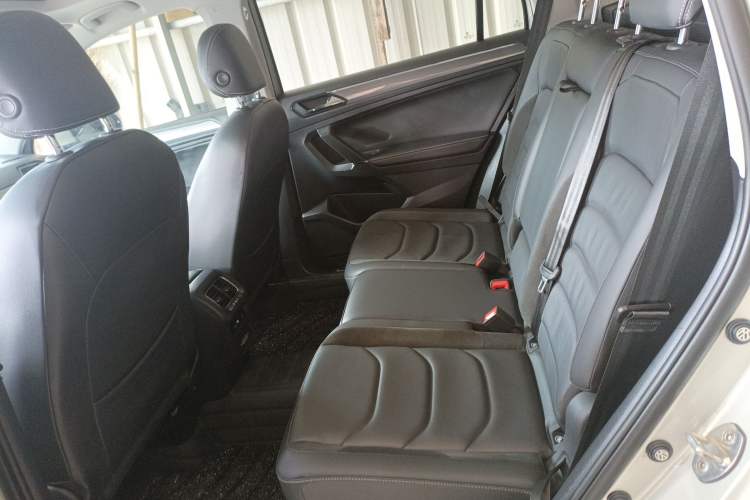 Used Volkswagen Tiguan L 2021 330TSI Automatic Two-Wheel Drive R-Line Enhanced Edition
