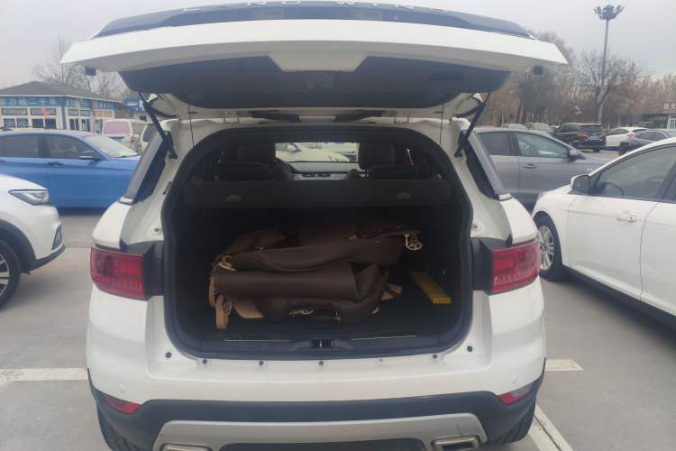 Used Land X7 2015 2.0T Panoramic Prestige Edition
