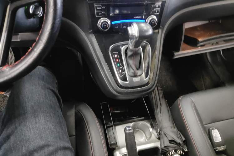 Used Haval H6 2016 Upgraded Model 1.5T Automatic Two-Wheel Drive Elite Version
