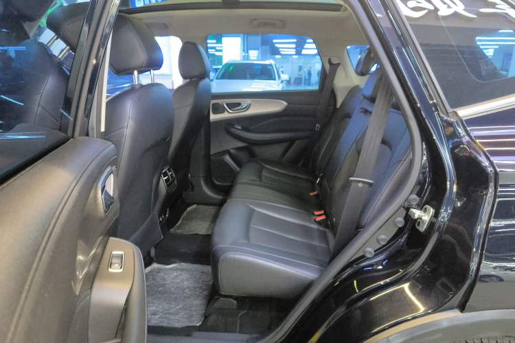 Used Roewe RX5 2023 PLUS 330TGI Automatic Trendsetting Smart Edition
