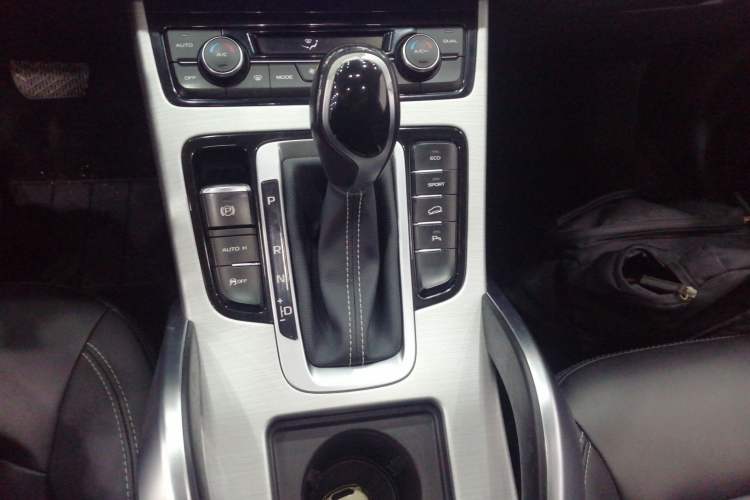 Used Geely Auto Emgrand X7 Sport 2016 1.8TD Automatic ZhiShang Model
