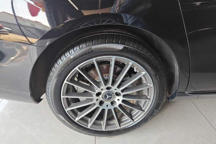 Used Mercedes-Benz E-Class 2023 Facelift E 260 L
