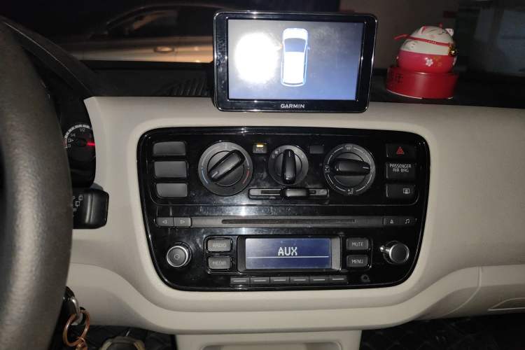 Used Volkswagen up! 2015 1.0L move up!