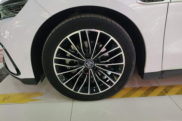 Used BYD Han 2023 EV Champion Edition 506KM Front-Wheel-Drive Premium Model
