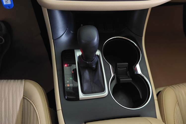 Used Toyota Highlander 2018 2.0T Two-Wheel Drive Elite Edition 5 Seats Emission Standard China V
