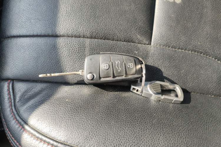 Used JAC Refine M4 2017 2.0T Manual Comfort Version
