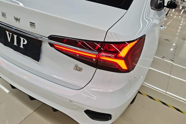 Used Roewe i5 2021 1.5L CVT Platinum Edition