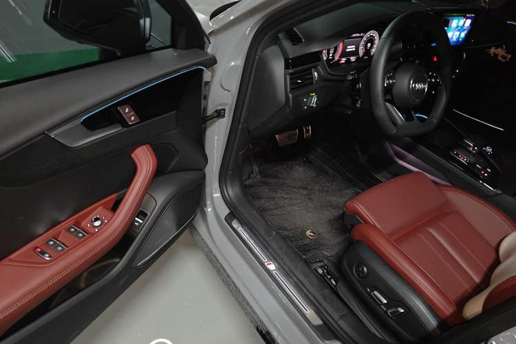 Used Audi A4L 2024 40 TFSI Luxury Dynamic Edition (Starry Night Version)