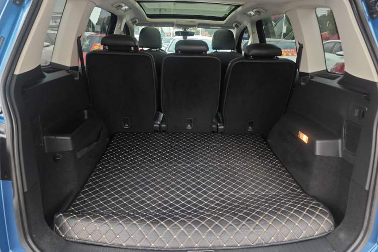 Used Volkswagen Touran 2016 Volkswagen Touran L 280TSI DSG Comfort Edition
