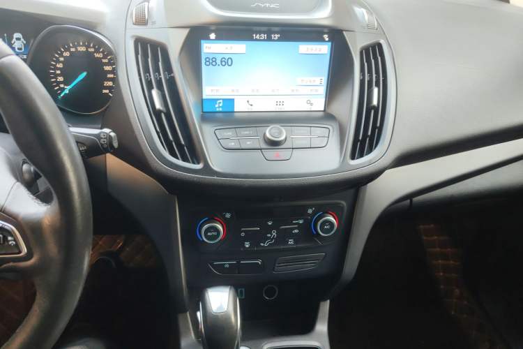 Used Ford Kuga 2019 EcoBoost 180 Two-Wheel-Drive Platinum Edition China VI Standard