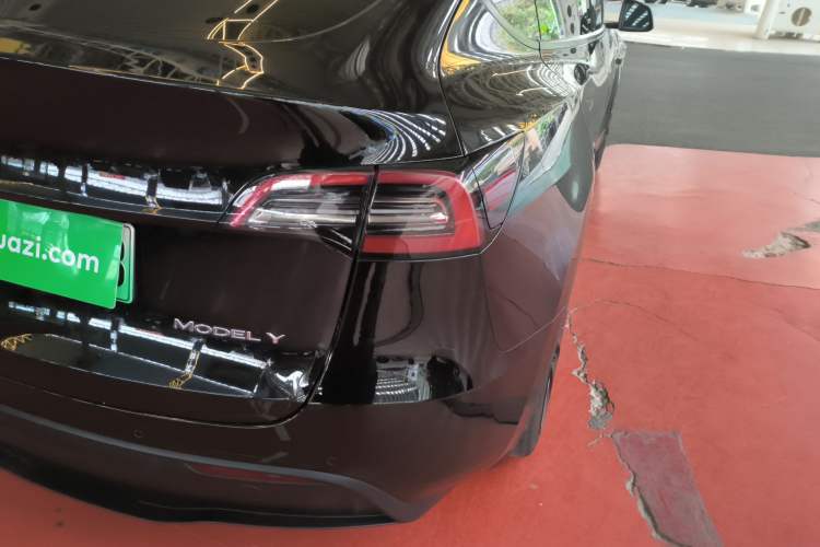 Used Tesla Model Y 2022 Long-Range All-Wheel-Drive Version