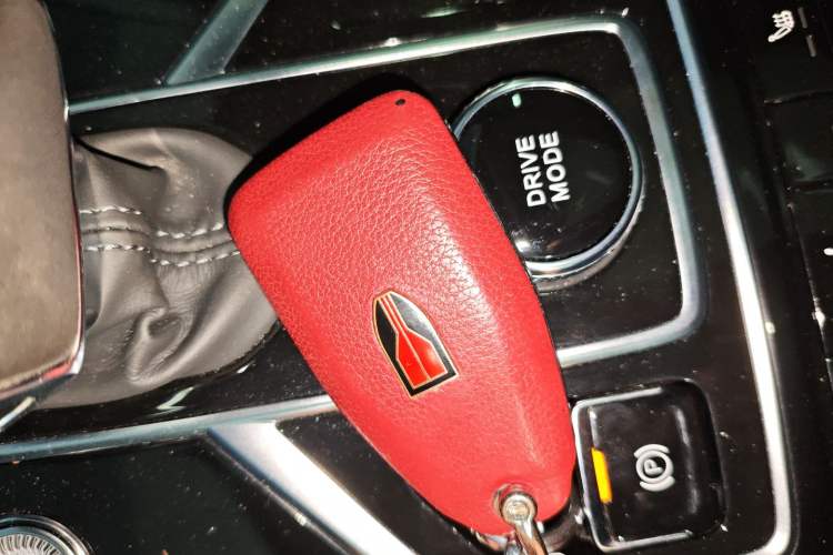 Used Hongqi HS5 2022 Revised Version 2.0T Smart Connect Flagship Edition