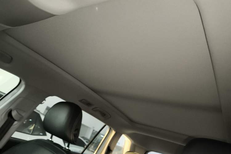 Used Volkswagen Tiguan L 2024 300TSI Automatic Two-Wheel Drive Smart Edition
