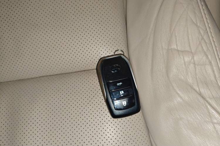 Used Toyota Camry 2012 2.5G Luxury Edition
