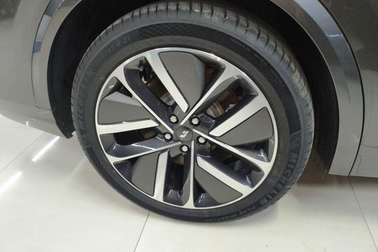 Used Li Auto L8 2024 Ultra Model
