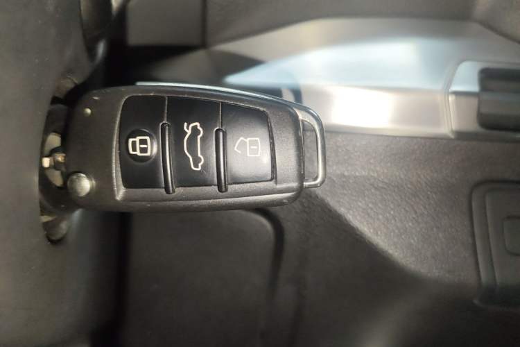 Used Audi Q2L 2021 35 TFSI Progressive Dynamic Edition
