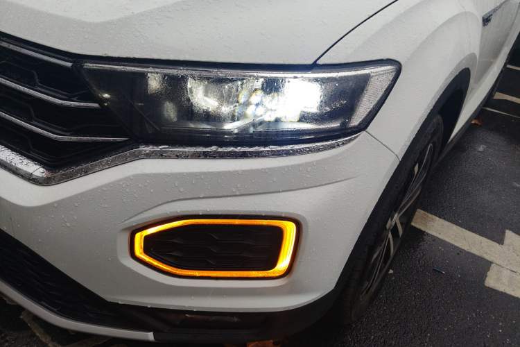 Used Volkswagen T-ROC 2019 280TSI DSG Two-Wheel Drive Comfort Version China VI Standard
