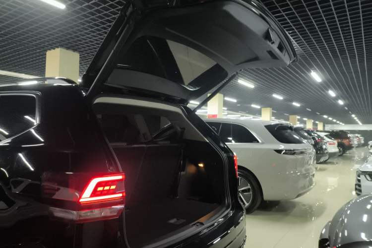 Used Volkswagen Teramont 2017 330TSI Two-Wheel-Drive Luxury Edition