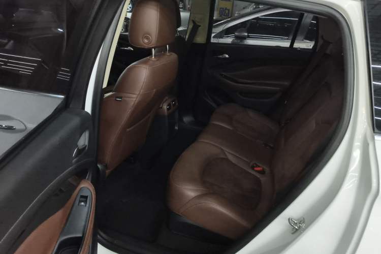 Used Buick Envision 2016 20T Two-Wheel-Drive Elite Model
