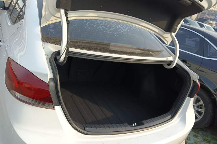 Used Hyundai Elantra 2016 1.6L Automatic ZhiXuan – Elite Version