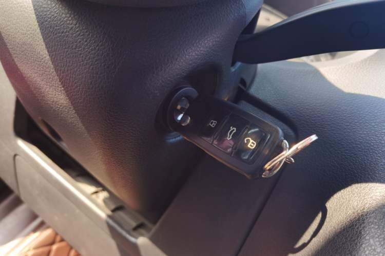 Used Volkswagen Polo 2013 1.6L Automatic Comfort Edition
