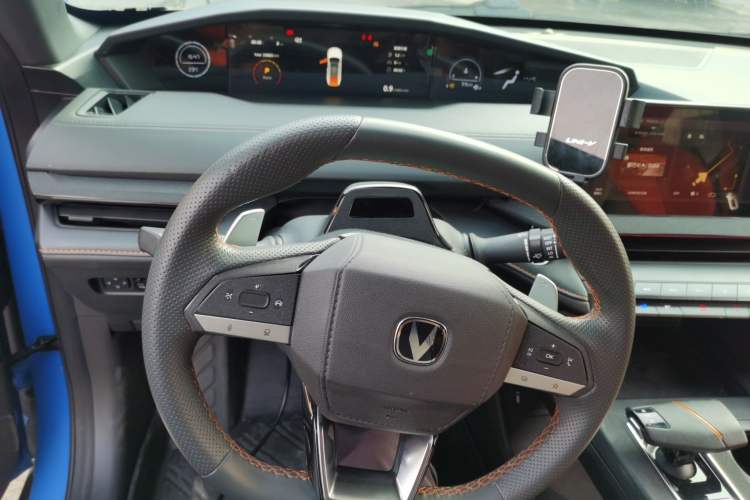 Used Changan UNI-V 2022 1.5T Prestige Version