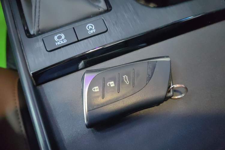 Used Lexus ES 2023 200 Excellence Edition
