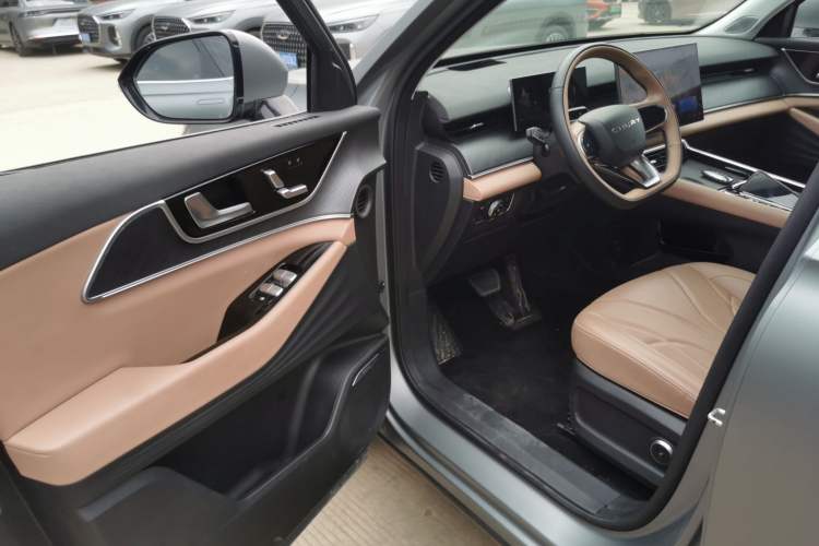 Used Chery Tiggo 8 L 2024 2.0T Two-Wheel Drive Prestige Version 5 Seats