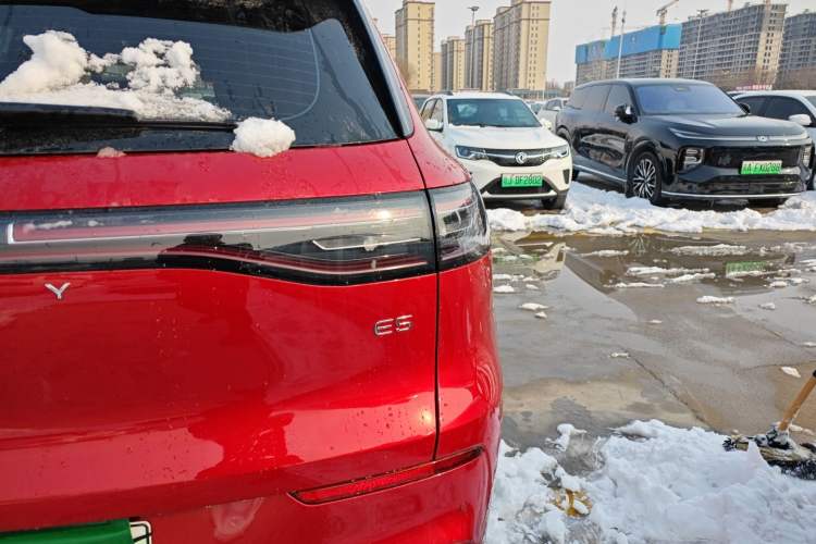 Used  E5 2024 530km Starship Edition