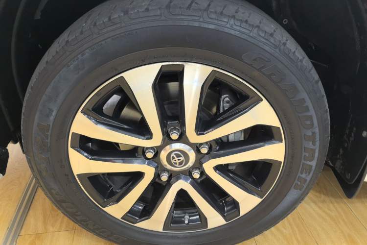 Used Toyota Land Cruiser 2019 4.0L GX-R GT 8-Cylinder Genuine Leather – Middle East