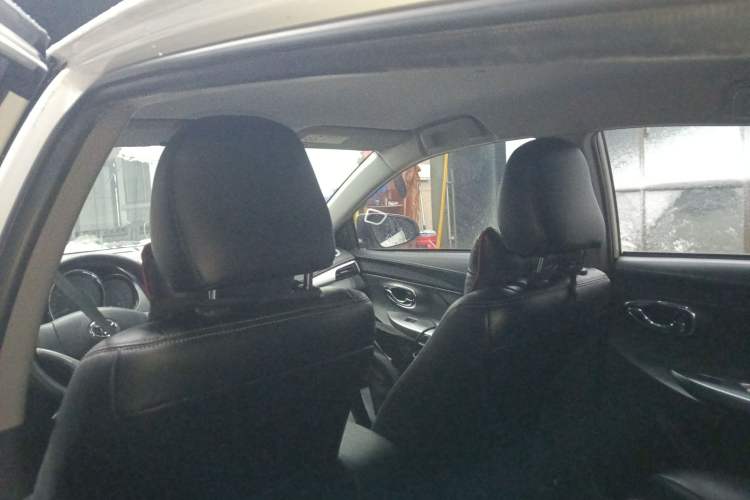 Used Toyota YARiS L 2019 1.5E CVT Dynamic Edition China VI compliant
