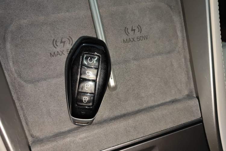 Used Denza Z9 2024 1100 km Four-Wheel Drive Max Version
