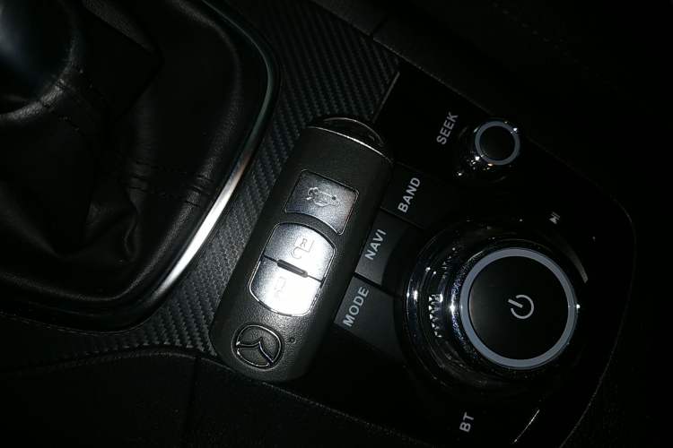 Used Mazda Mazda 3 Axela 2016 Sedan 1.5L Manual Comfort Model
