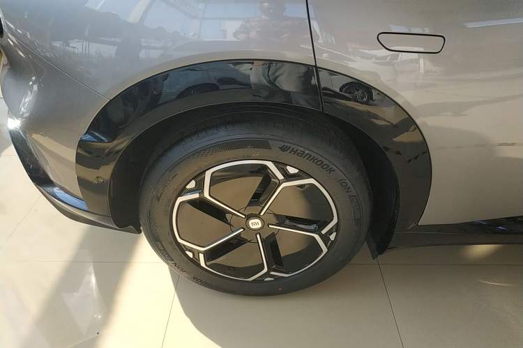 Used  YU7 2025 Ultra-Long Range Rear-Wheel Drive Version
