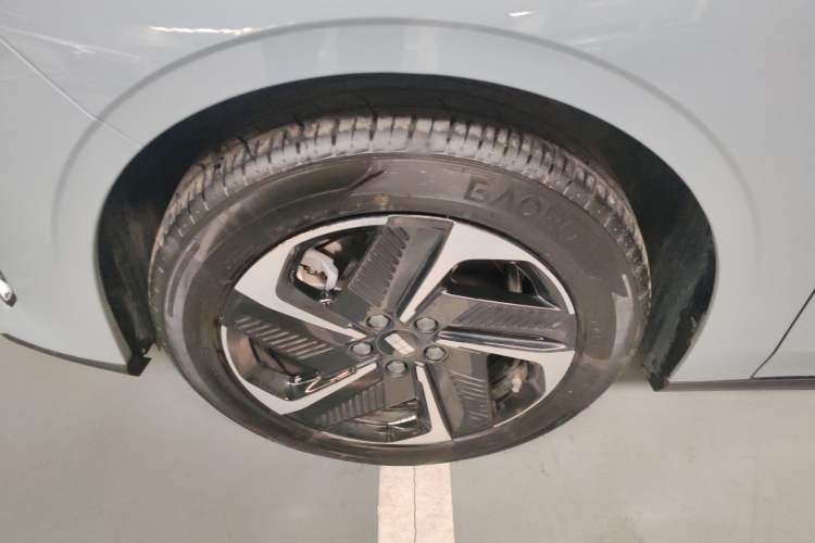 Used  L6 2025 EM-i 140km Explorer+ Edition